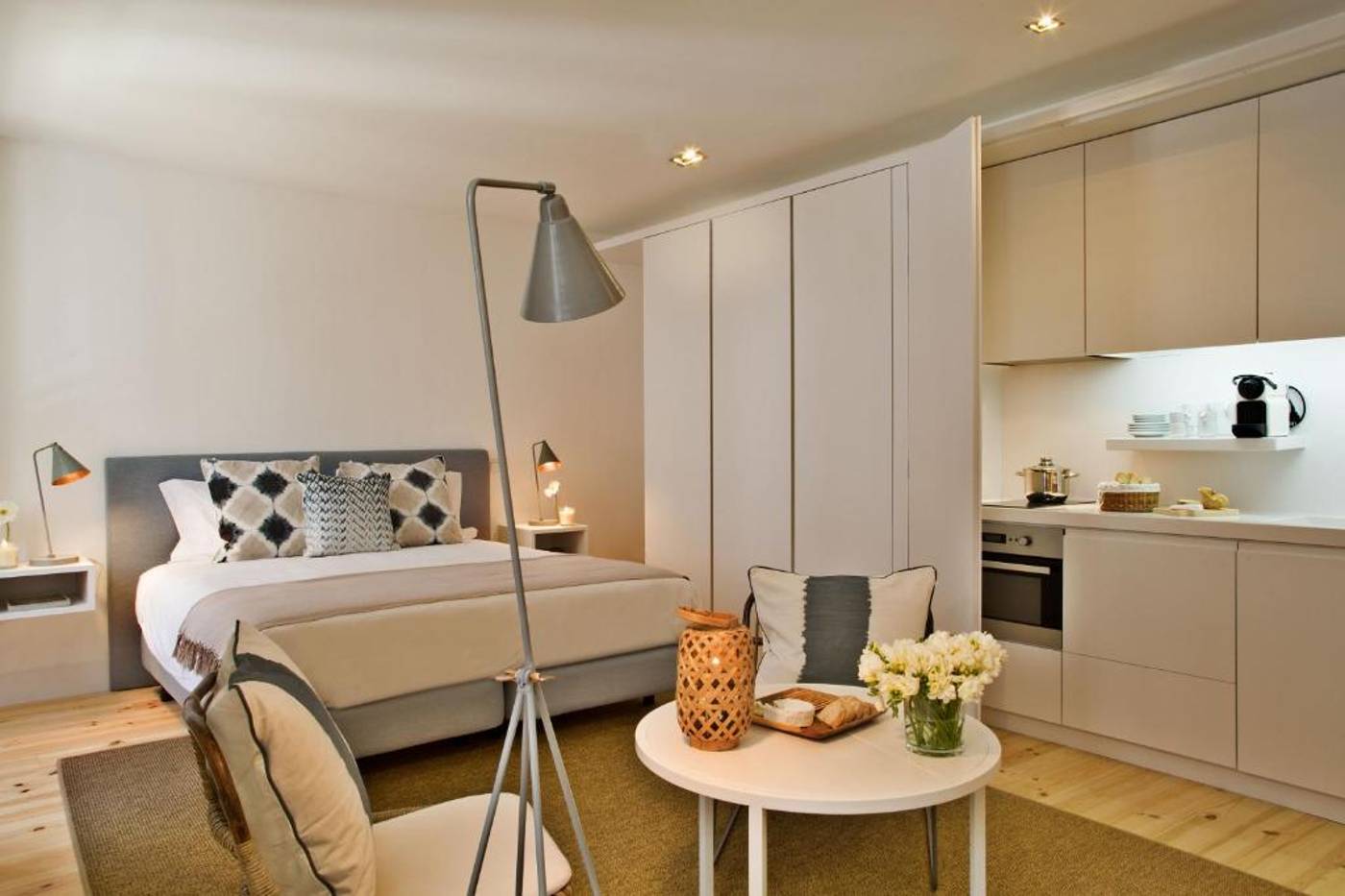 Lisbon-Five-Stars-Apartments-Combro-77-Room-2