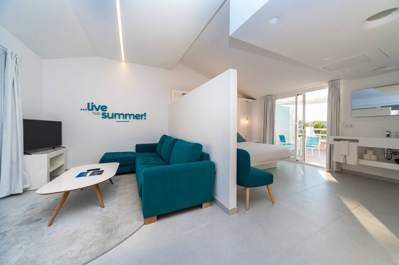 Casas-del-Lago-Hotel---Beach-Club-Room-21