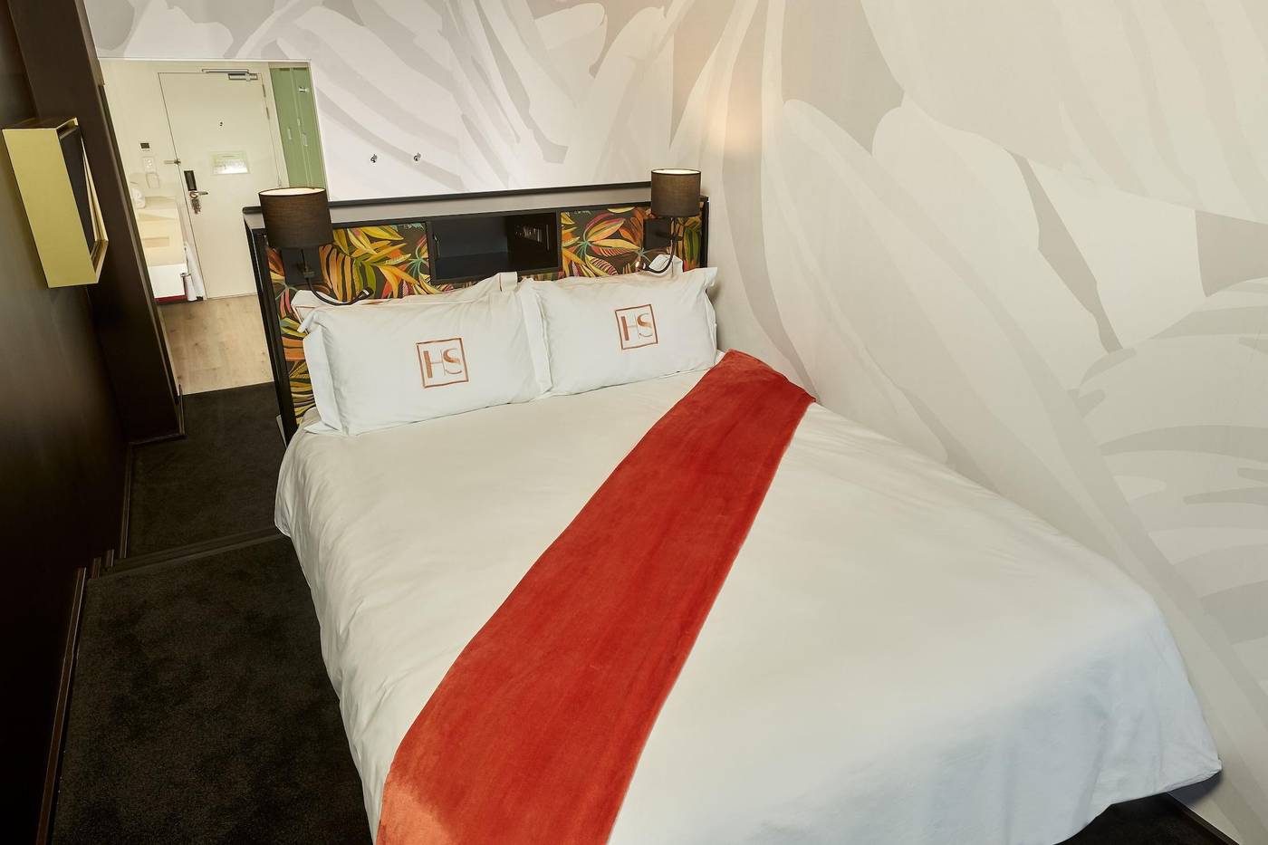 Hotel-Sky-Cape-Town-Room-32