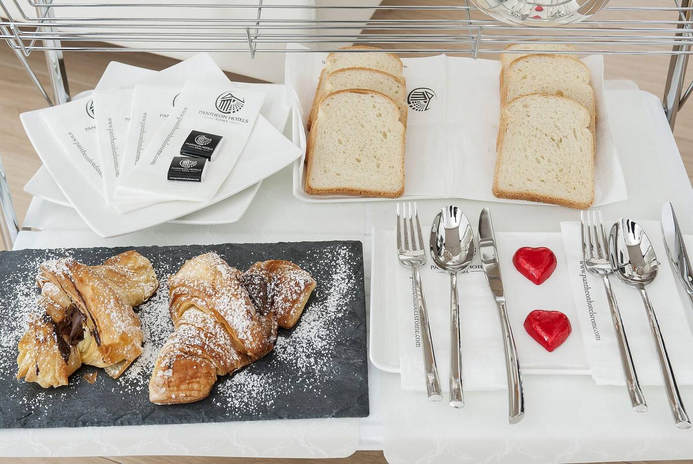 Vatican-Style-Room-40