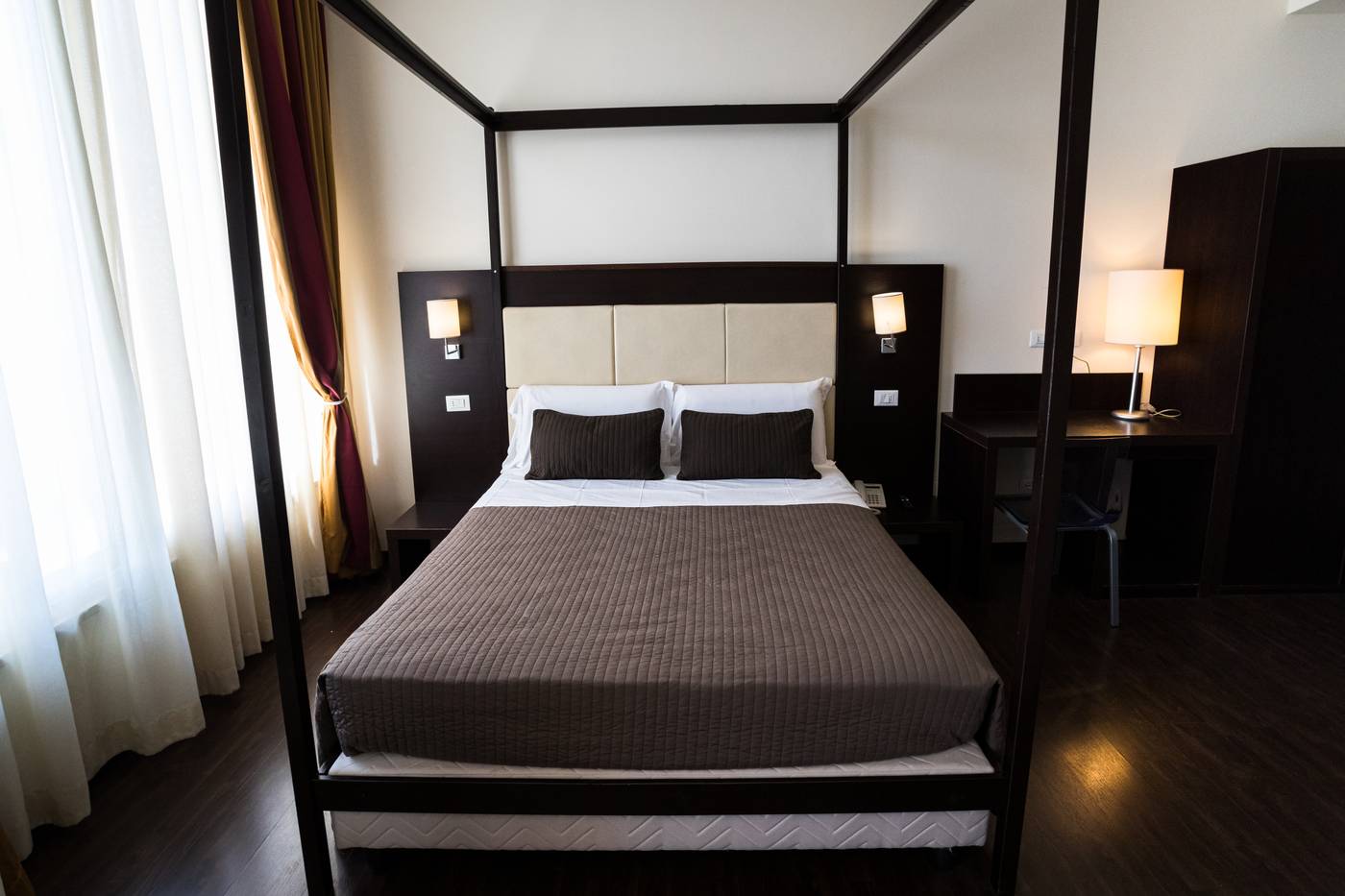 La-Villa-Resort-Room-9