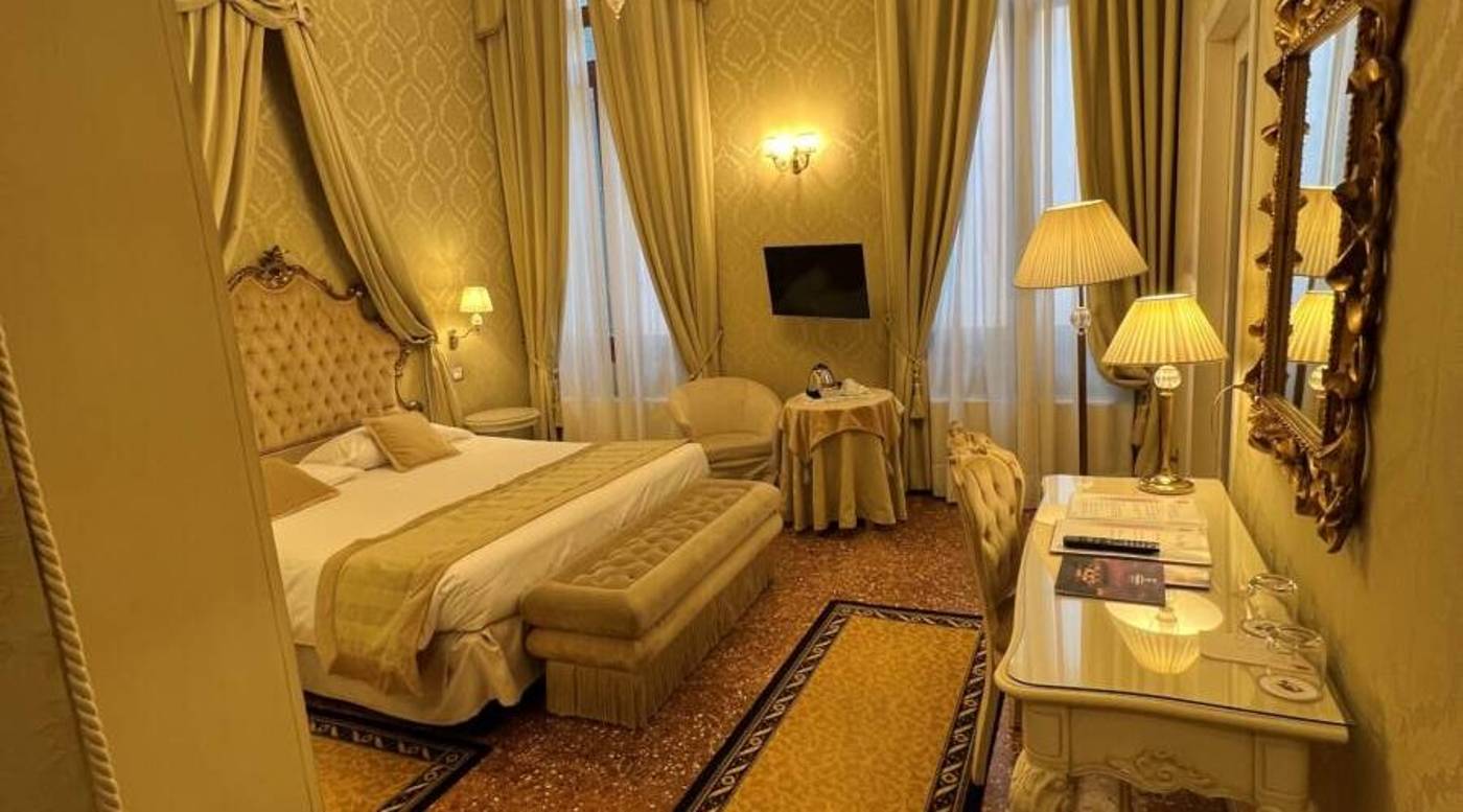 Al-Duca-Venezia-Room-33