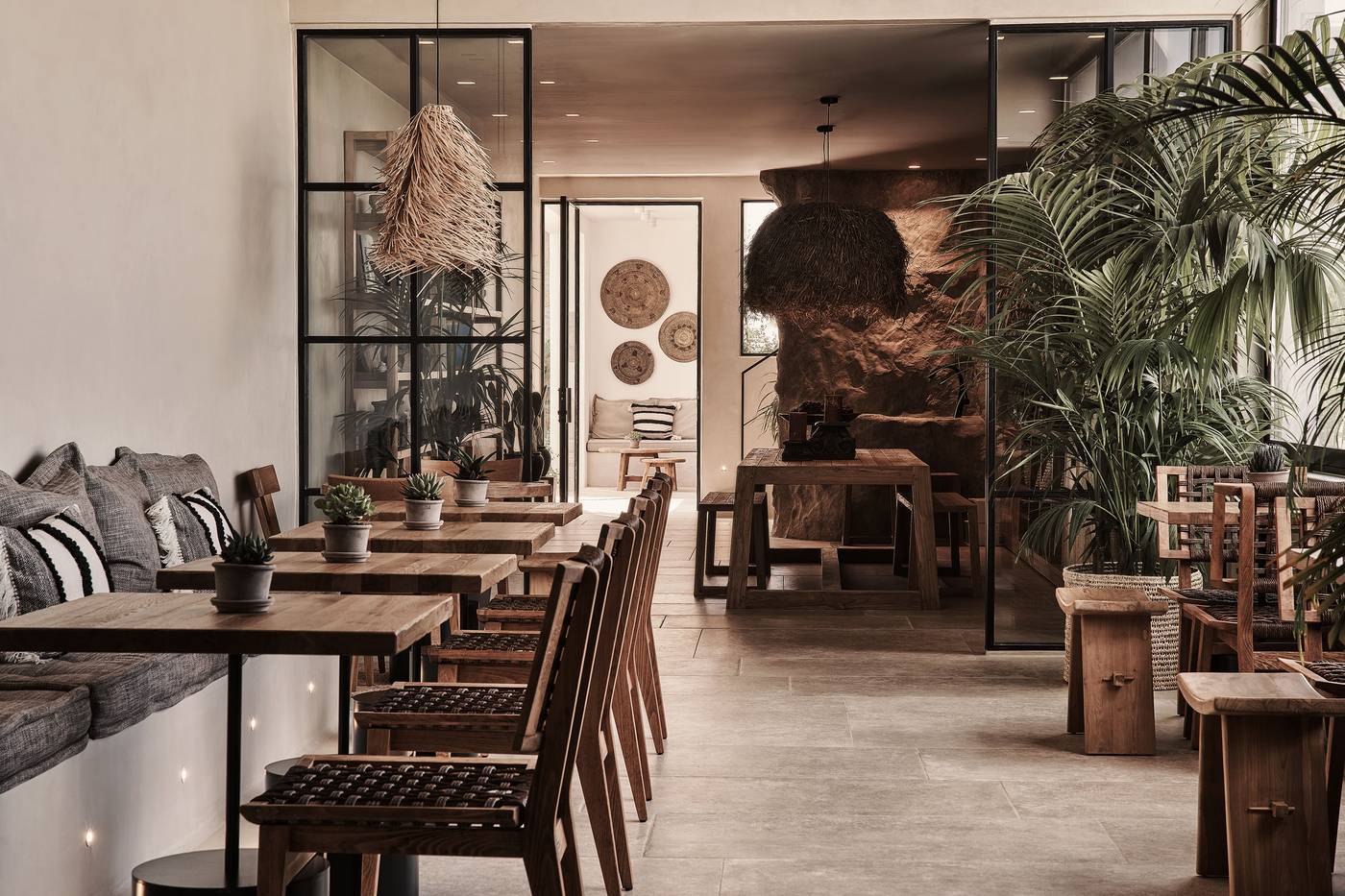 Amyth-of-Mykonos-Hotel-Restaurant-23