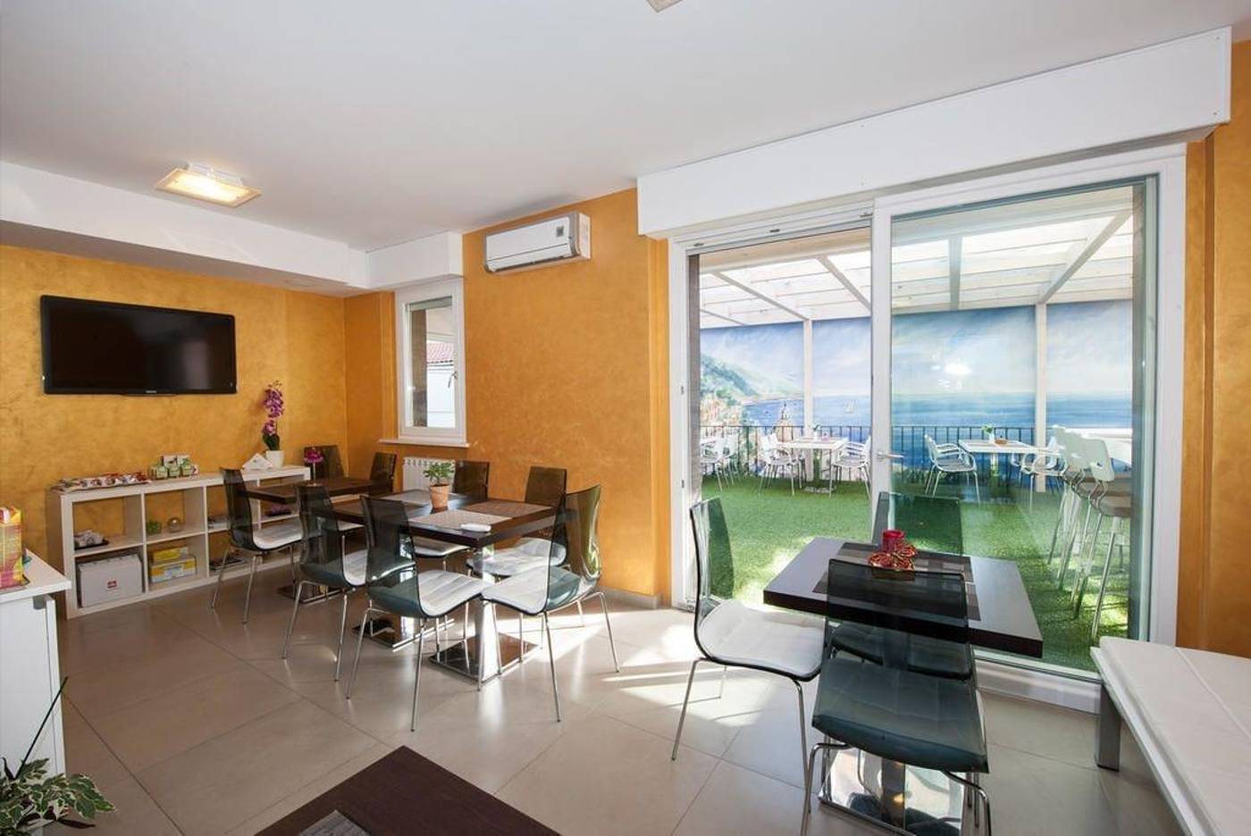 B-B-Jolie-Restaurant-3