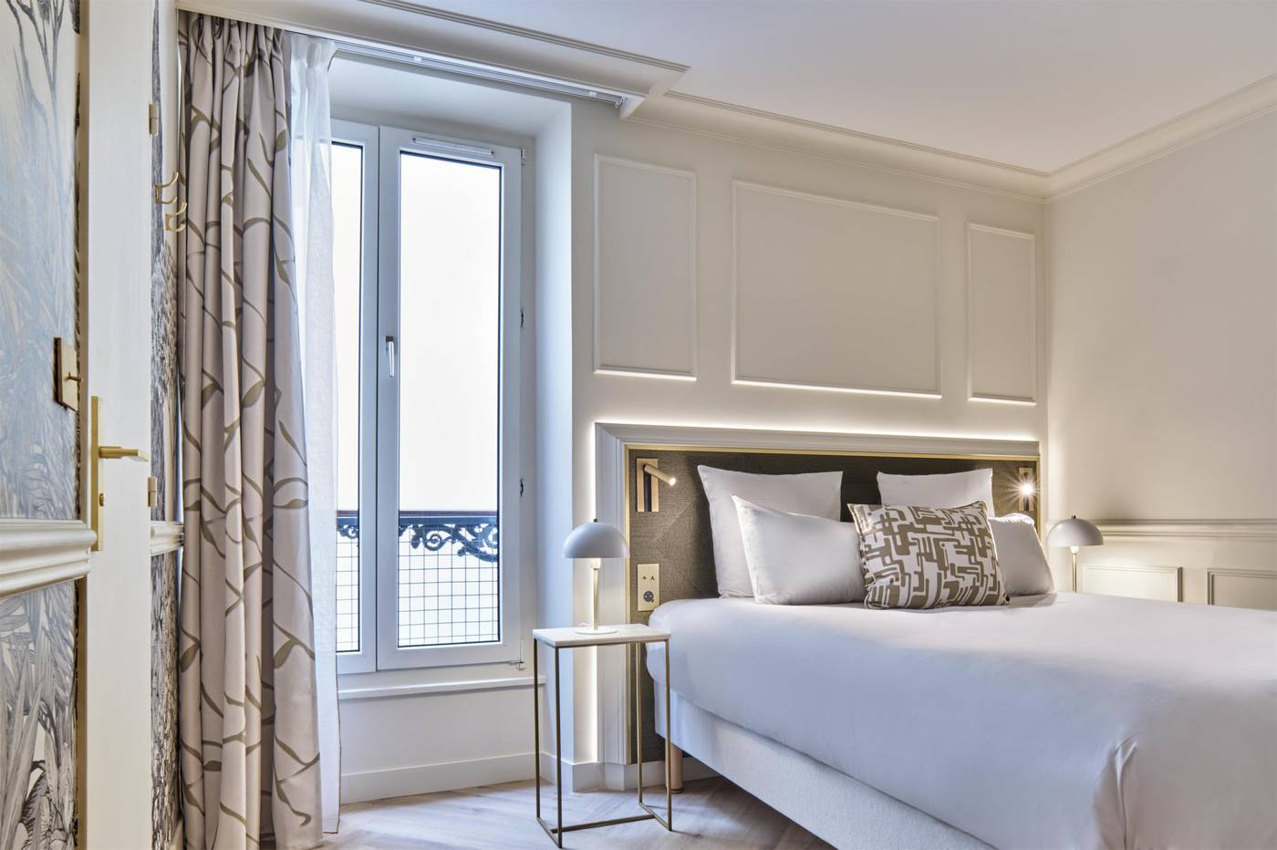 Moulin-Plaza-Room-23