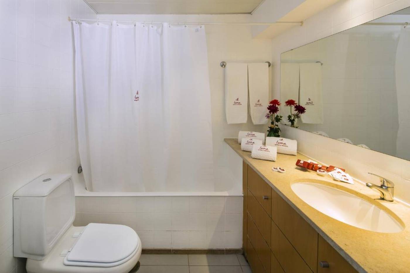 Luna-Olympus-Room-19