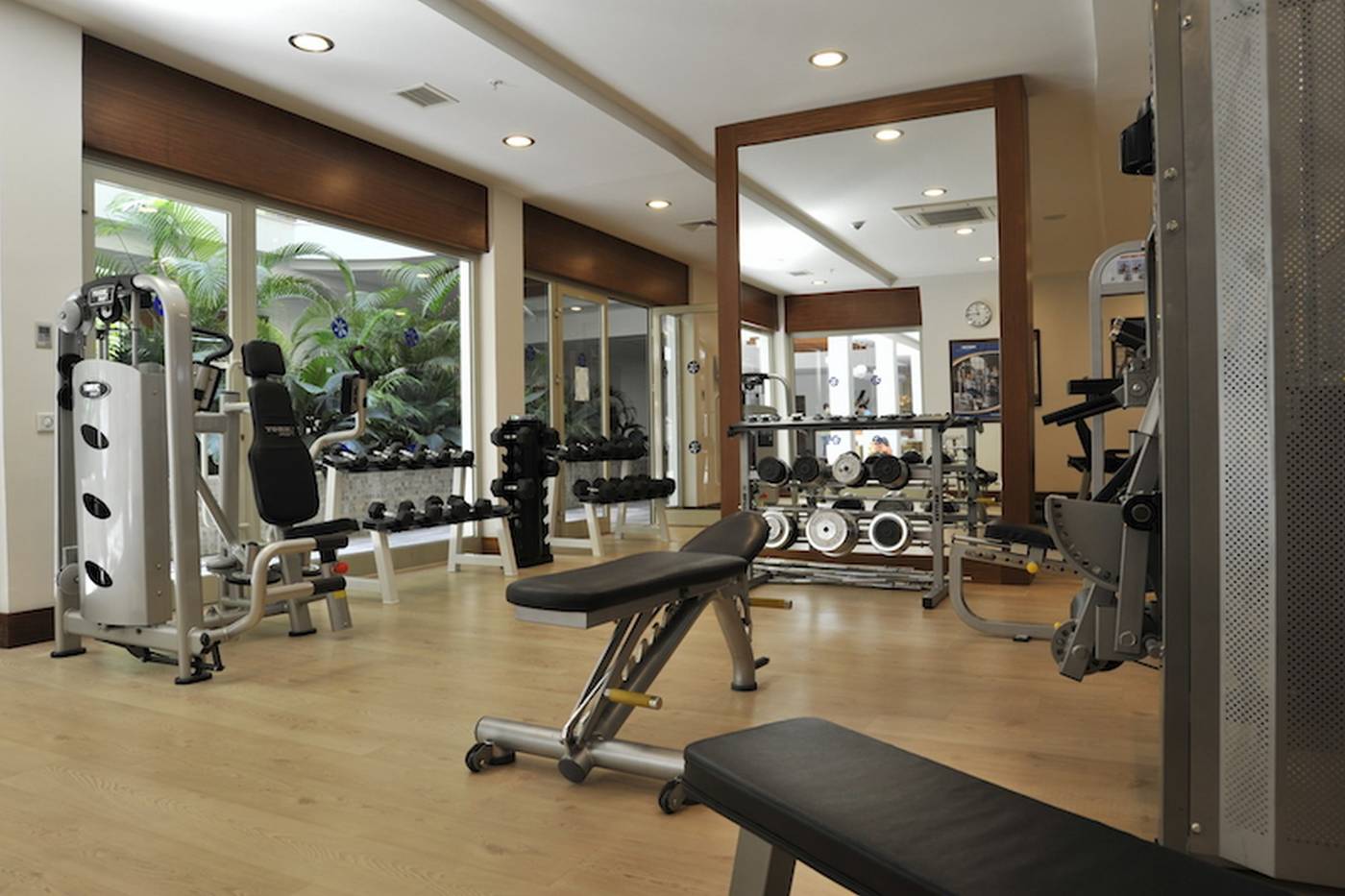 Barut-B-Suites-Sports-and-Entertainment-75