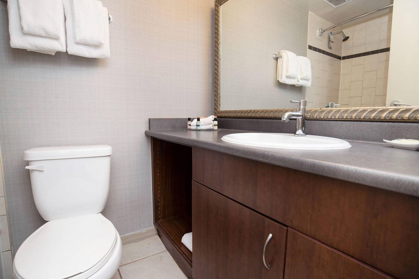 Sandman-Suites-Davie-Room-51