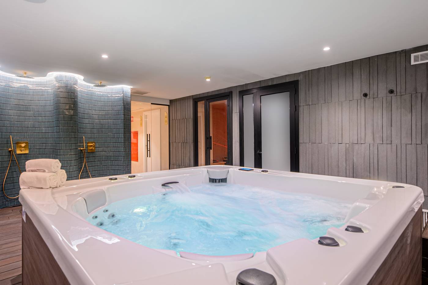 18.08.25 Vibra Yamm Sunset Hotel - Adults Only