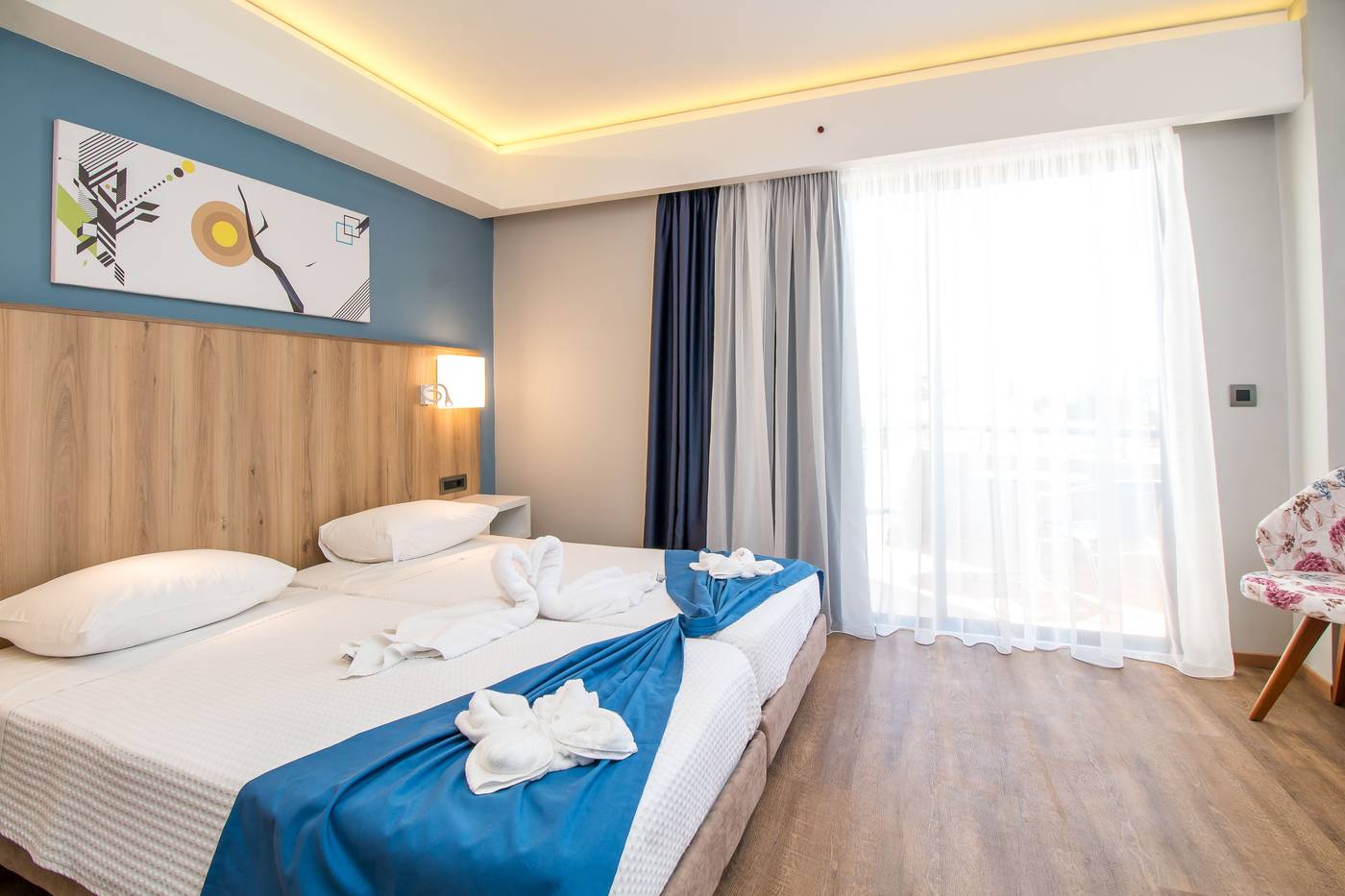 Sunny-Days-Apartments-Room-27