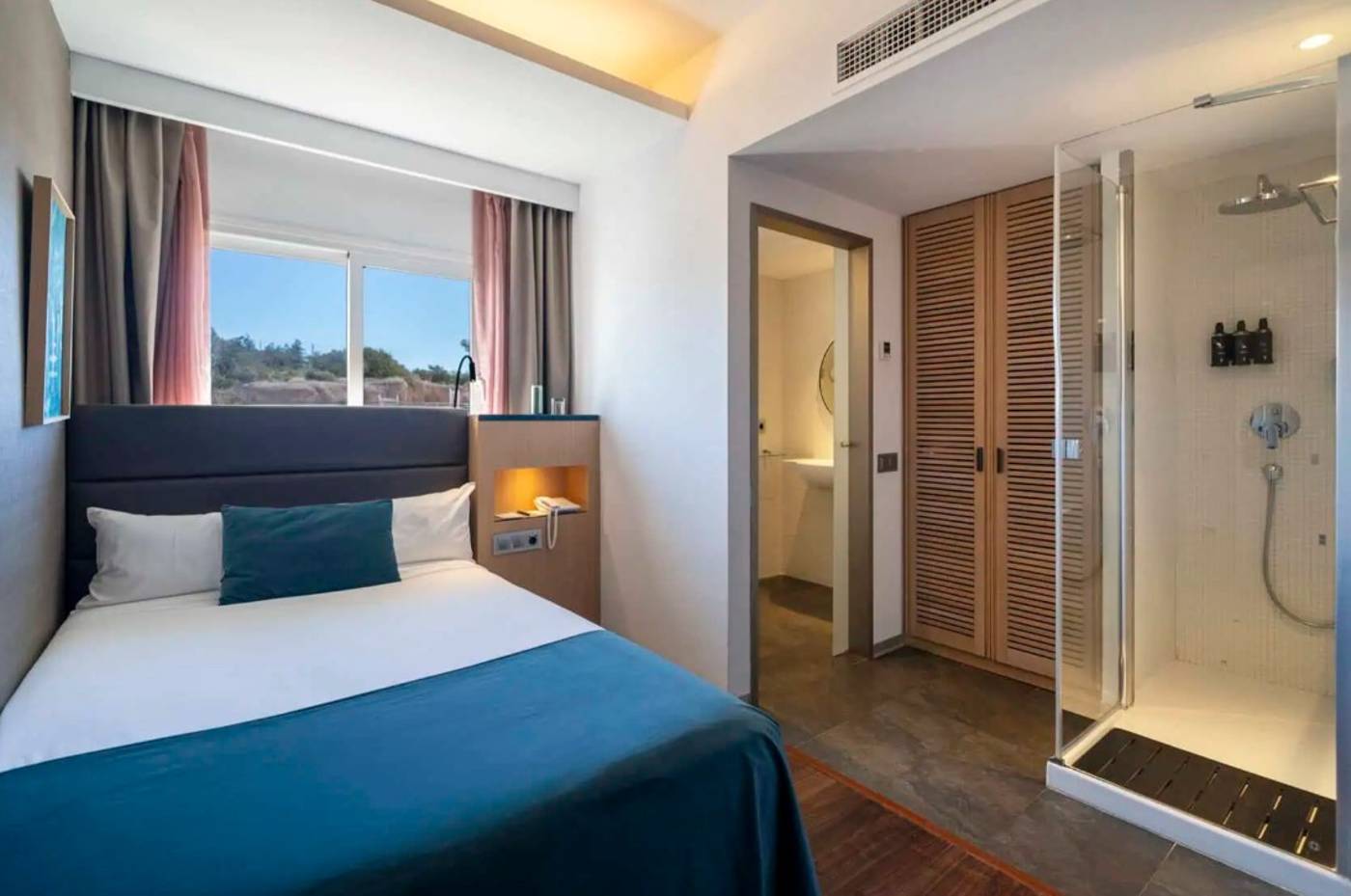 08.12.25 Ocean Drive Ibiza