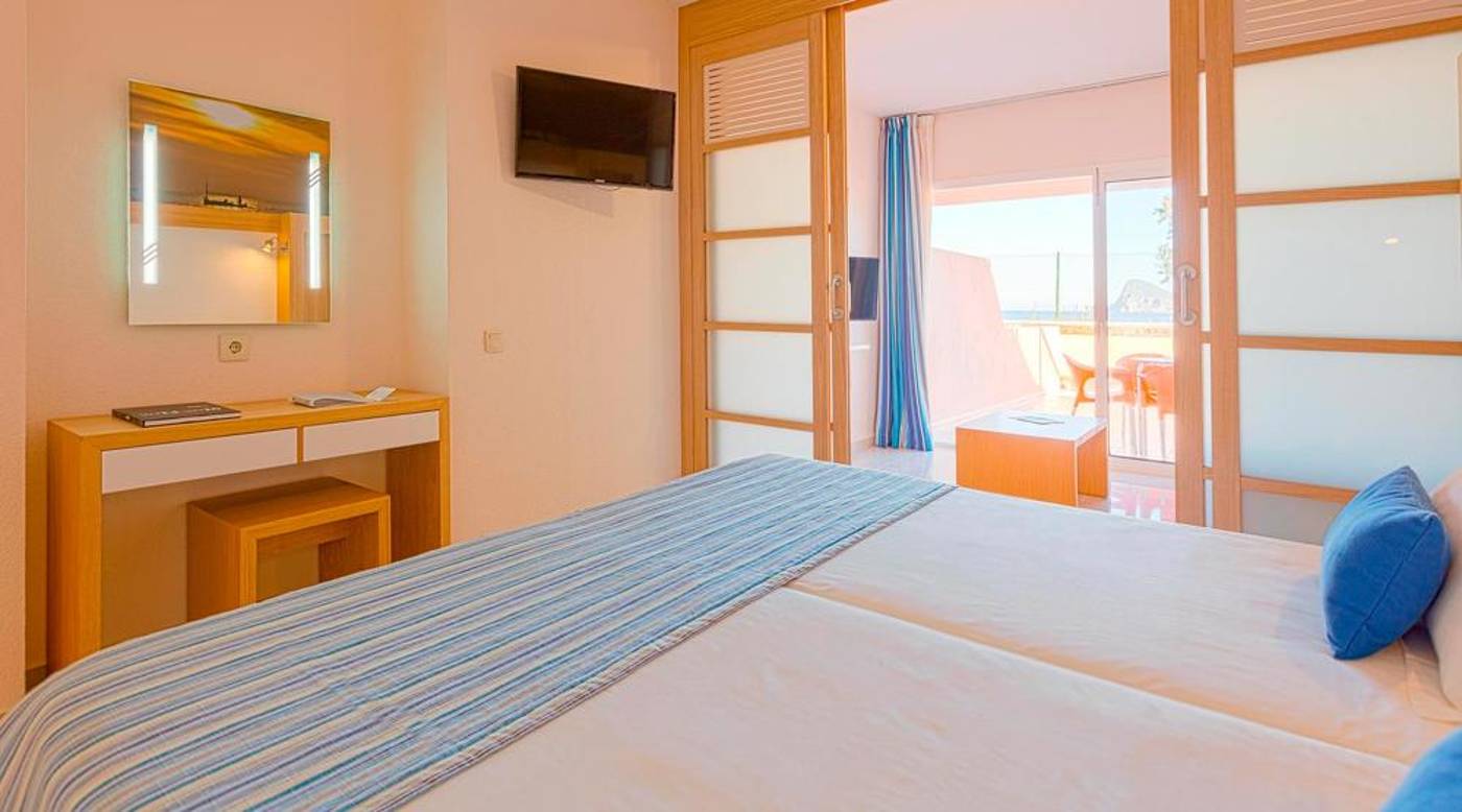 Sirenis-Seaview-Country-Club-Room-24