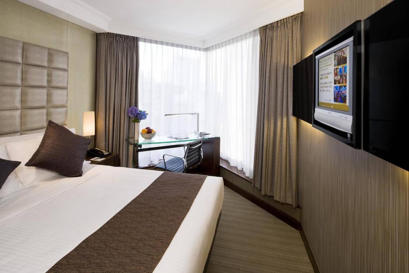 The-Kowloon-Hotel-Room-6