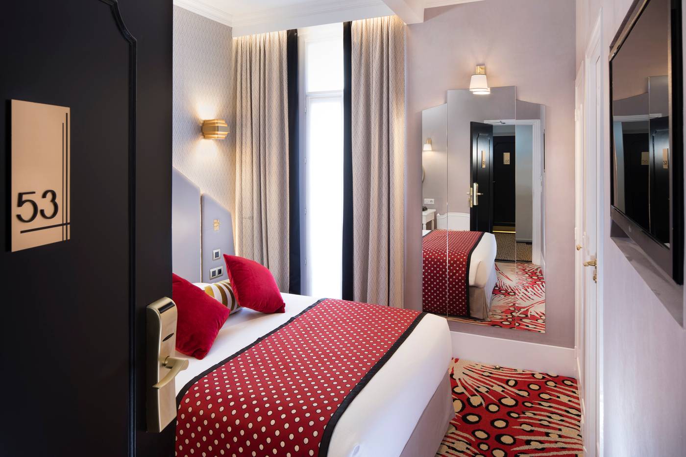 Hotel-Victor-Hugo-Paris-Kleber-Room-10