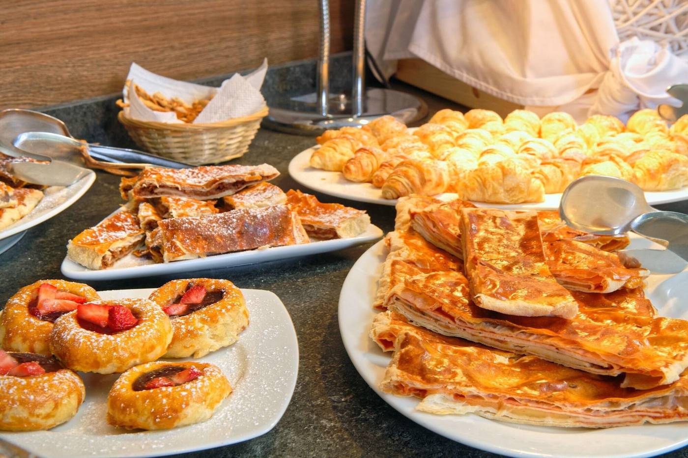 Hotel-Aura-Restaurant-48