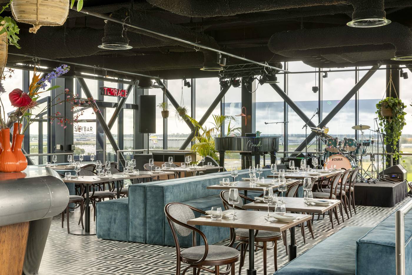 Corendon-Plaza-Amsterdam-Schiphol-Airport-Hotel-Restaurant-12