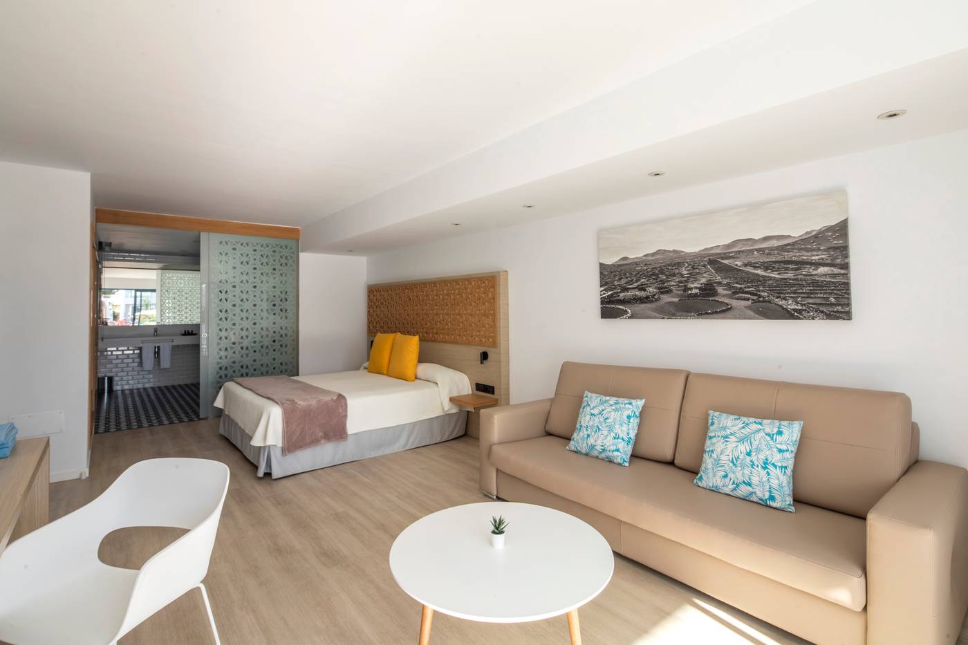 Oasis-Lanz-Beach-Mate-Room-34