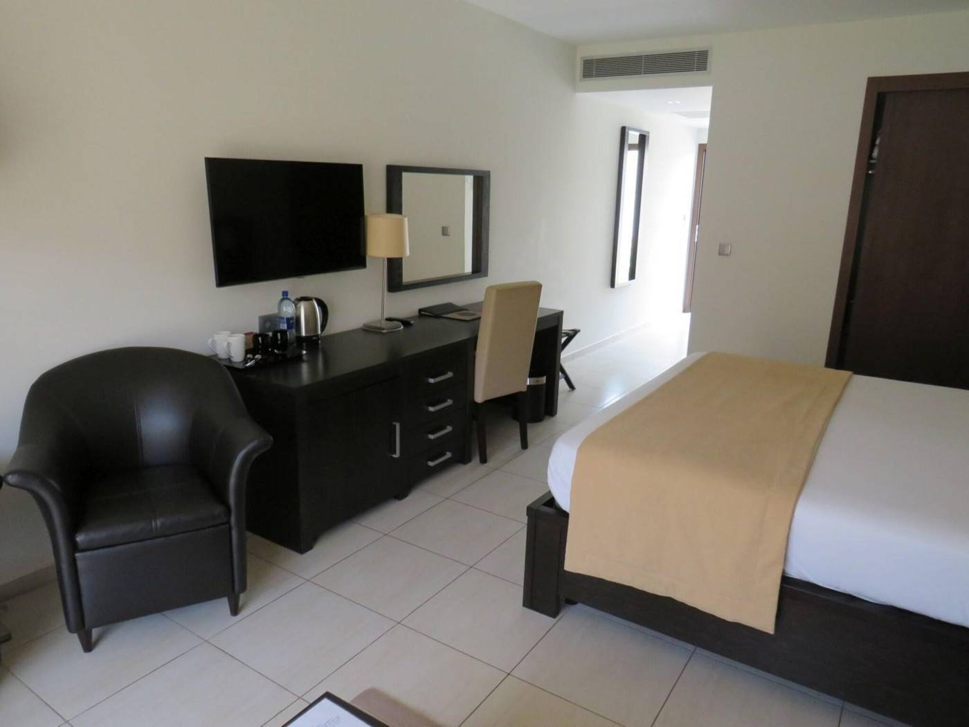 Melia-Llana-Beach-Resort---Spa-Room-43