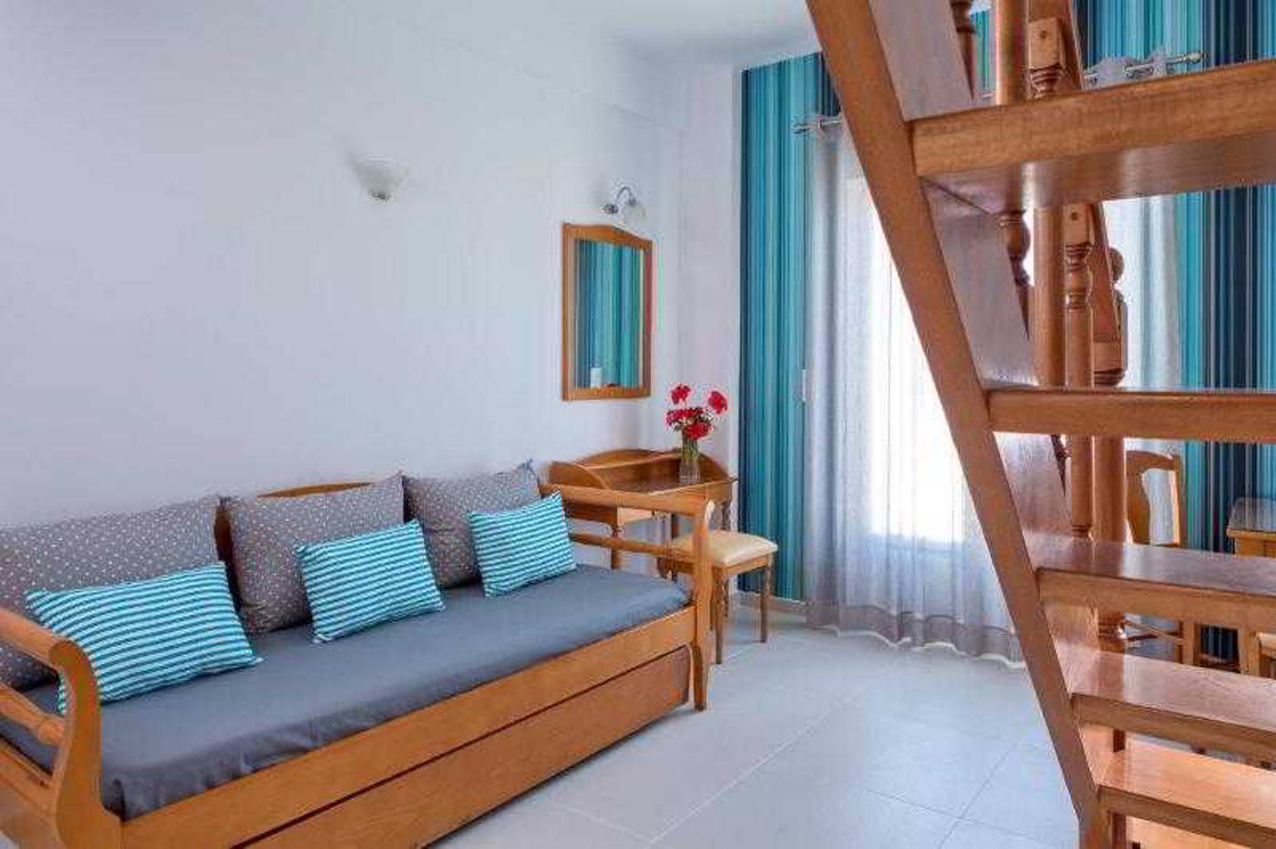Santellini Hotel-Greece-KAMARI-Room-7