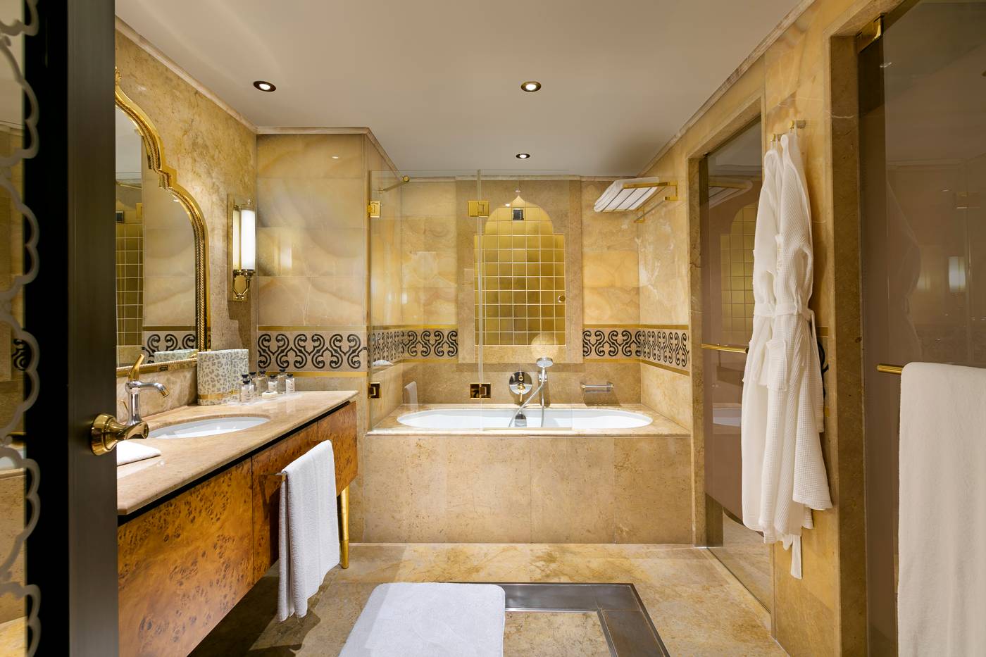 Mardan-Palace-Room-48