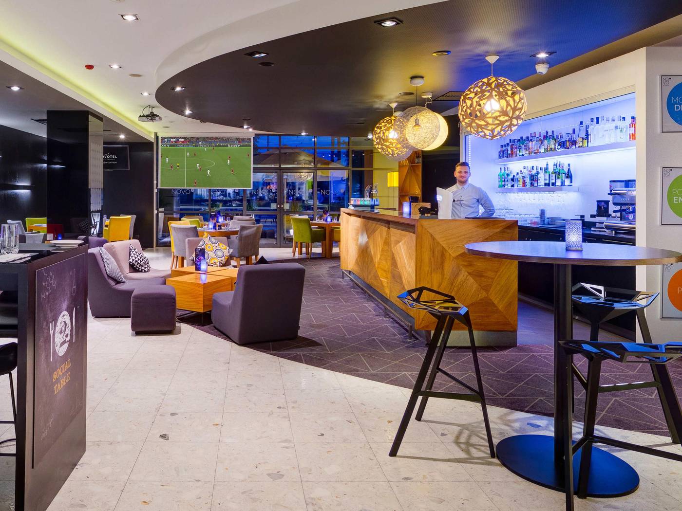 Novotel-Krakow-Centrum-Bar-14