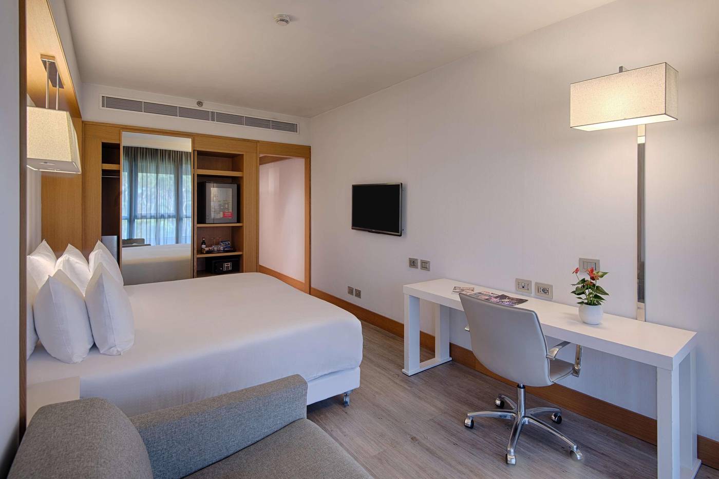 NH-Collection-Roma-Vittorio-Veneto-Room-37