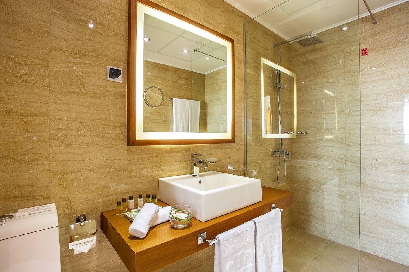 Landmark-Creek-Hotel---SPA-Room-24