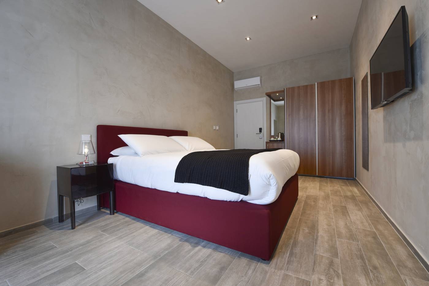 Quaint-Boutique-Hotel-Sannat-Room-3