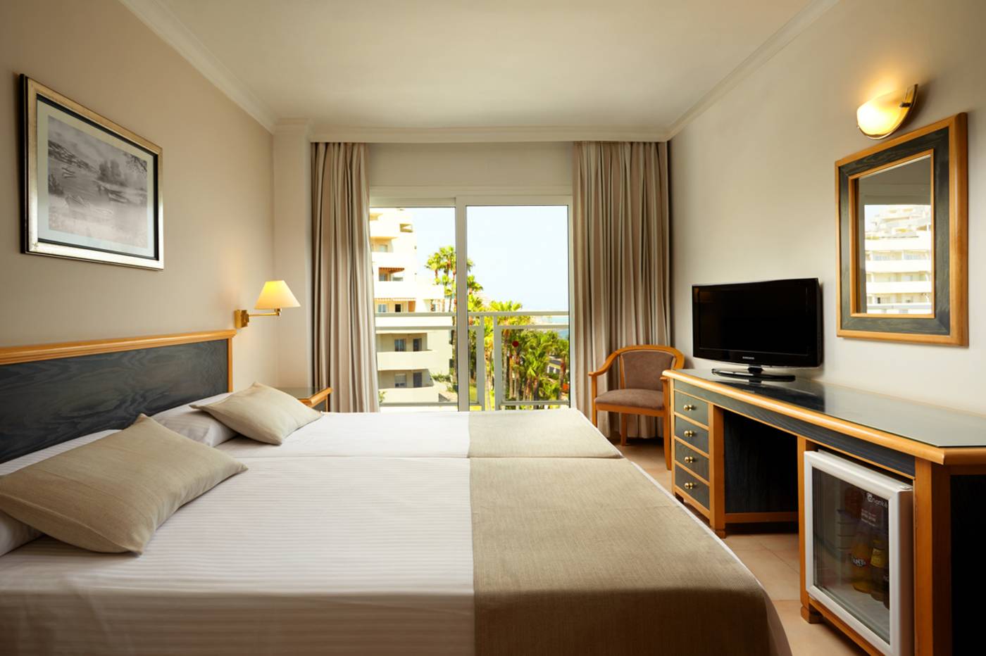 Las-Arenas-Affiliated-by-Melia-Room-37