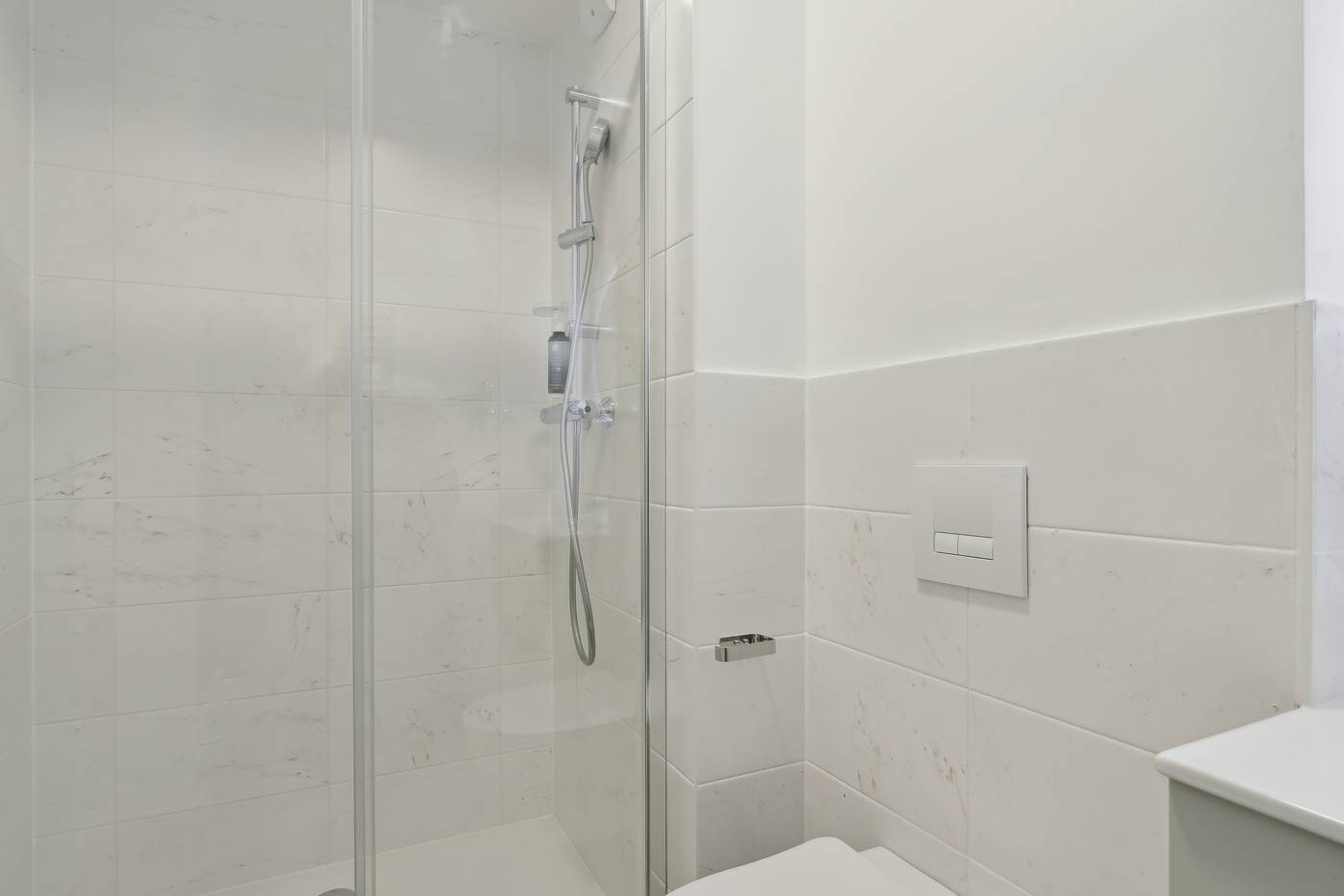 All-Suites-Noisy-Le-Grand-Room-28