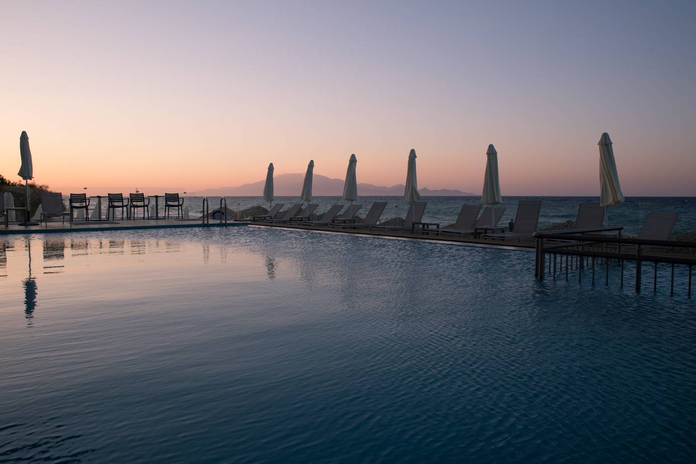 Golden-Coast-Resort---Spa-Pool-4