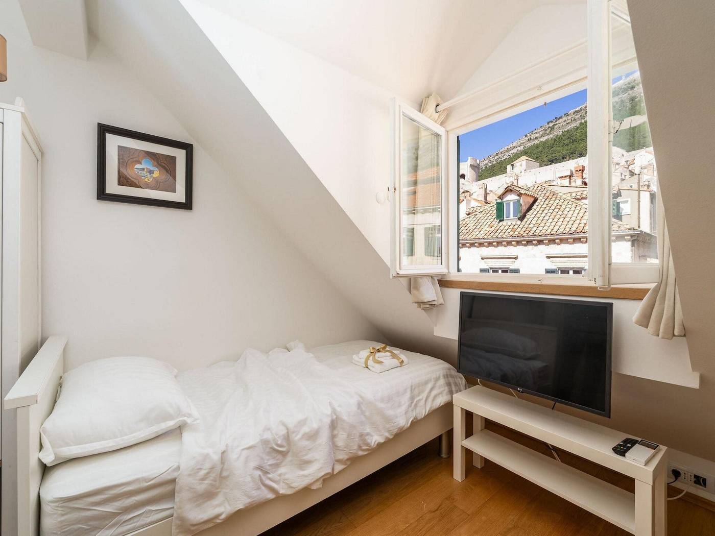 Lumin-Guesthouse-Room-53