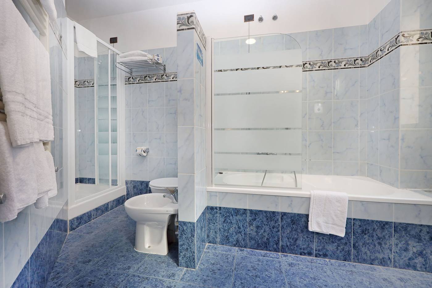 Rimini-Hotel-Room-35