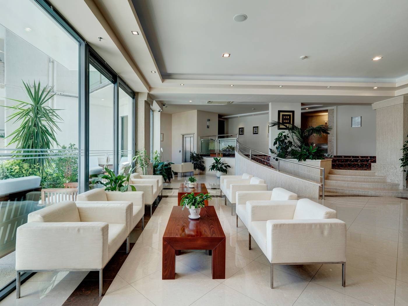 Monte-Casa-Spa-Wellness-de-Luxe-Lobby-49