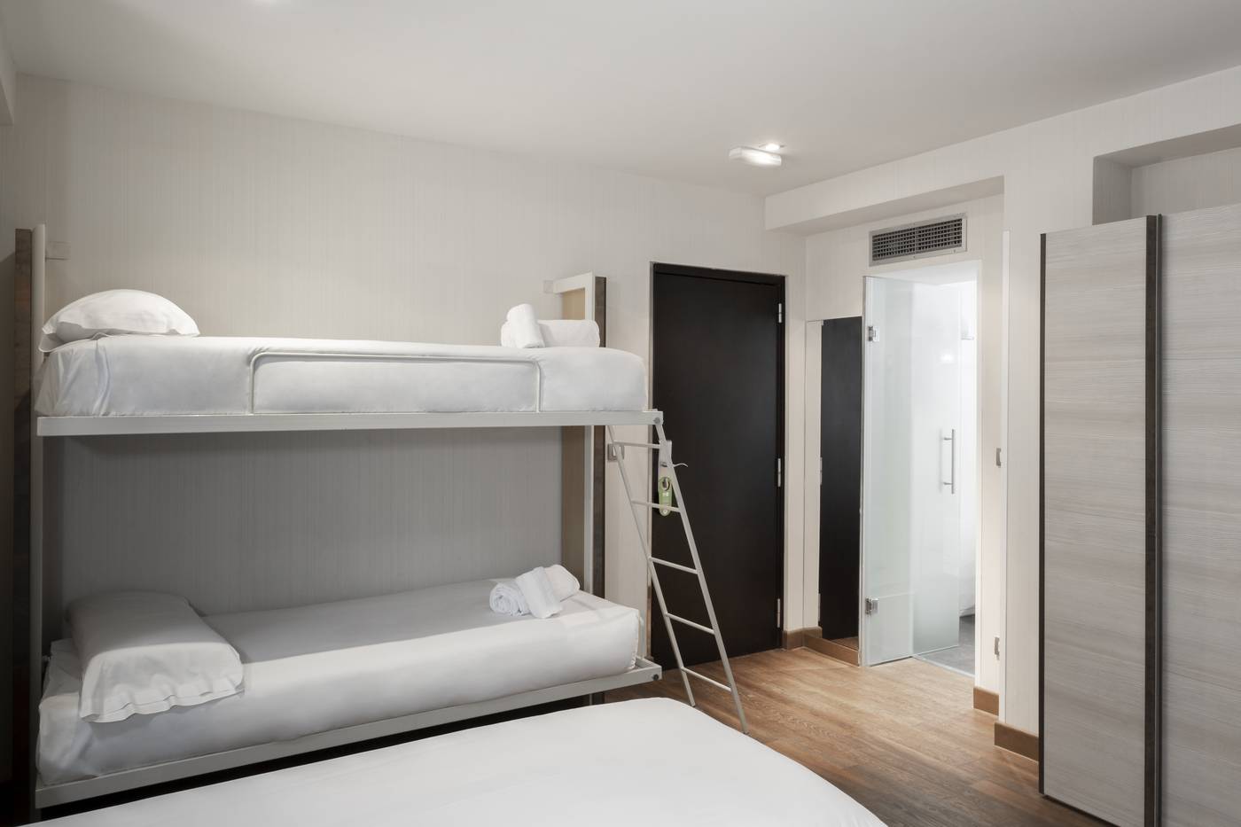 Petit-Palace-Posada-del-Peine-Room-10