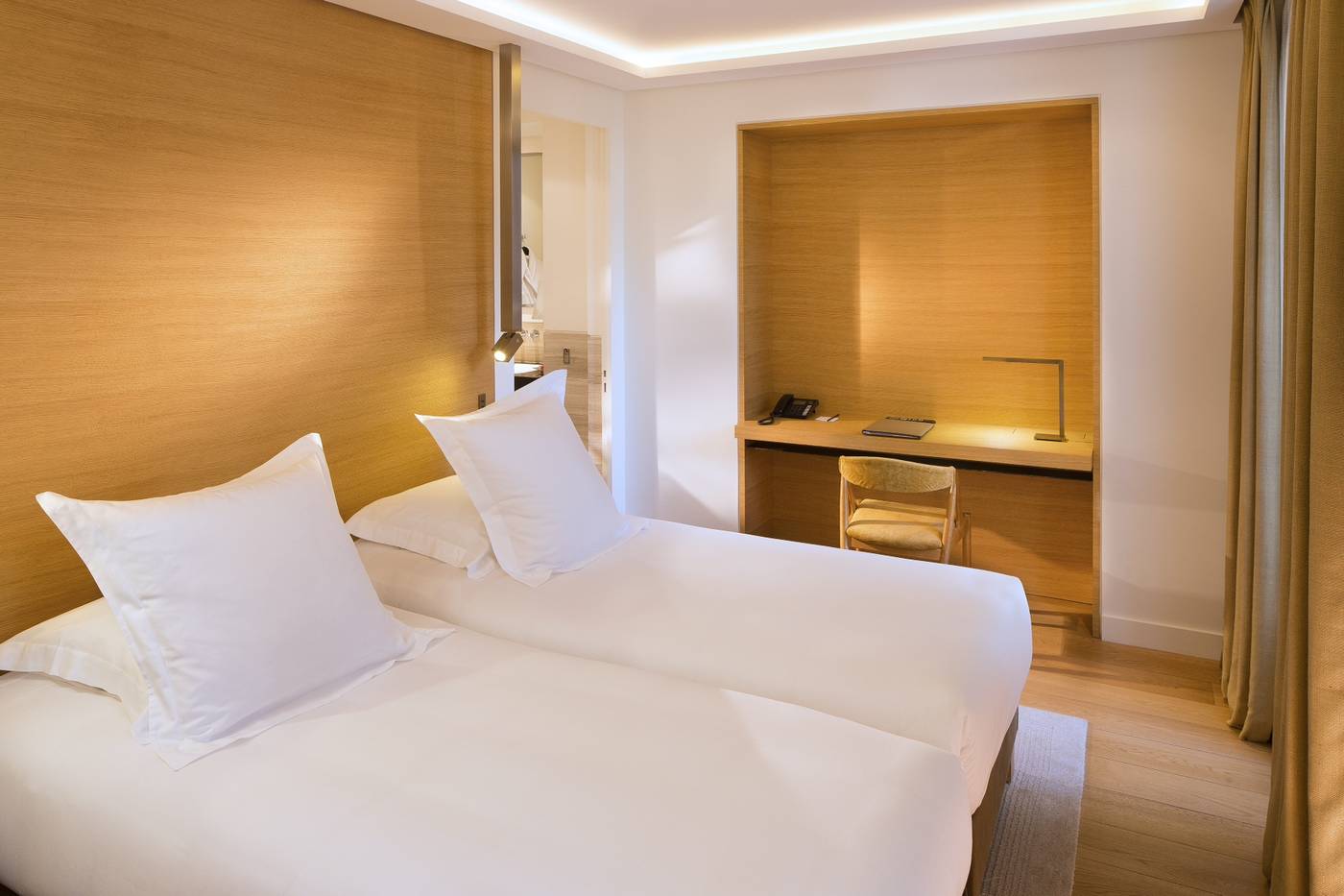 Marignan-Champs-Elysees-Room-22
