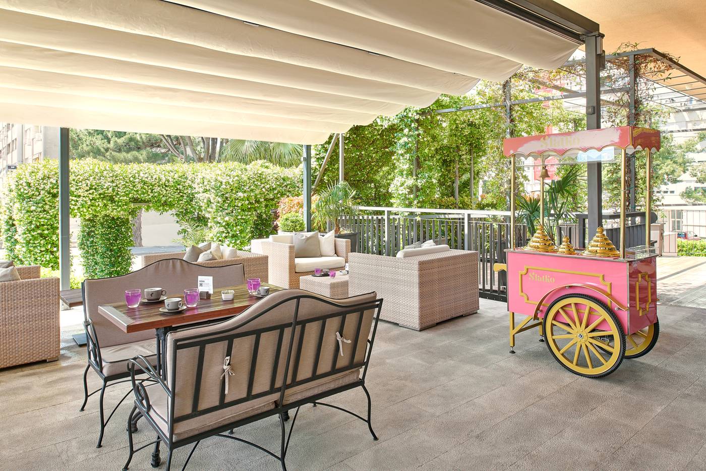 Dioklecijan-Hotel---Residence-Bar-32