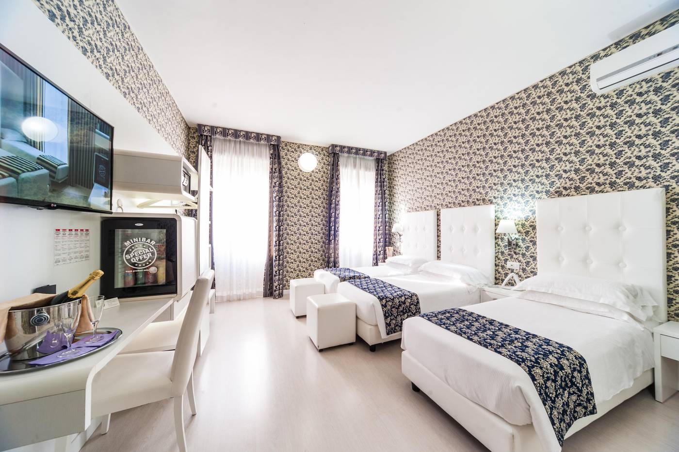 Relais-Trevi-95-Boutique-Hotel-Room-12