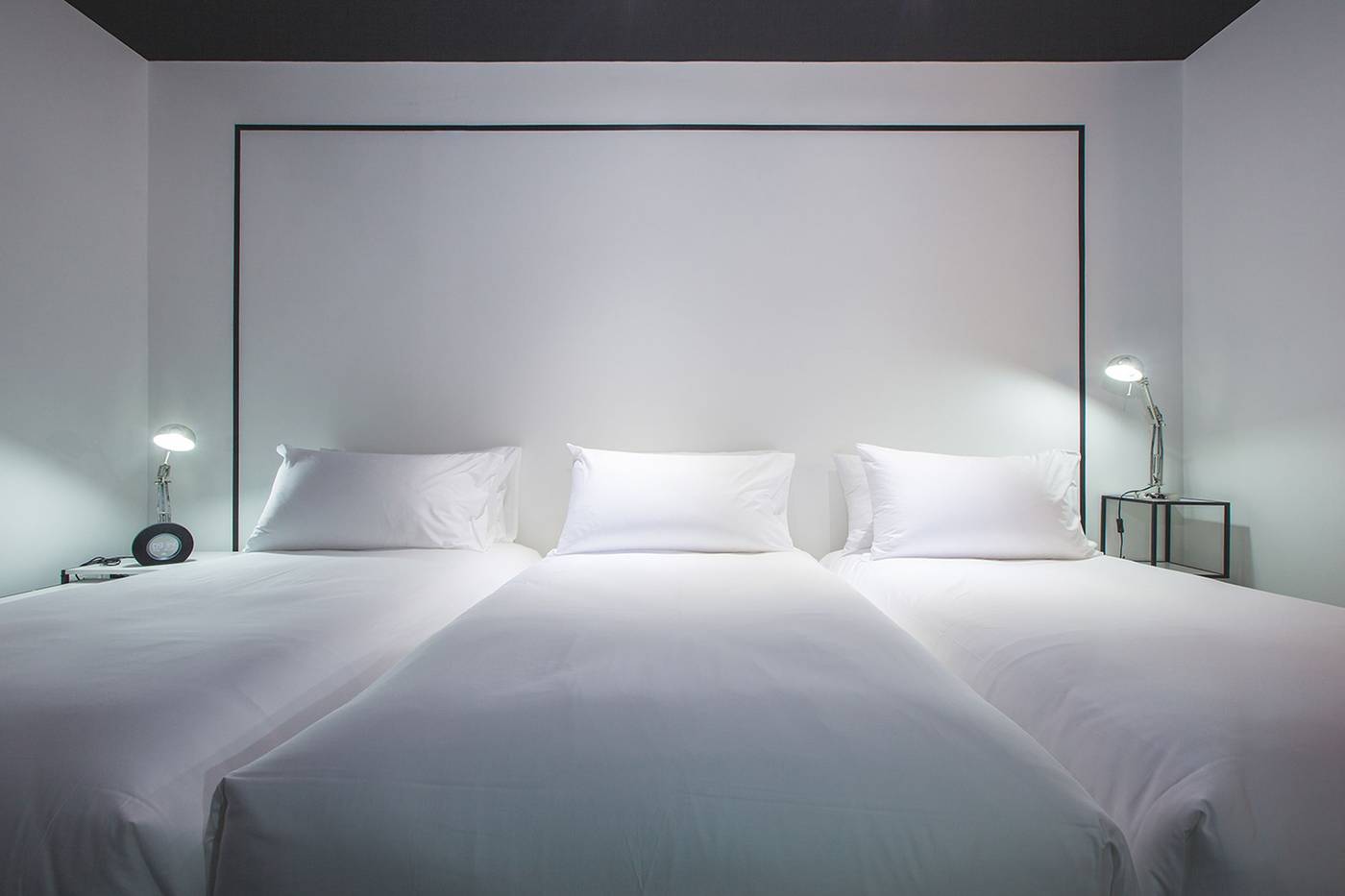 Blu-Monkey-Hub-and-Hotel-Phuket-Room-12