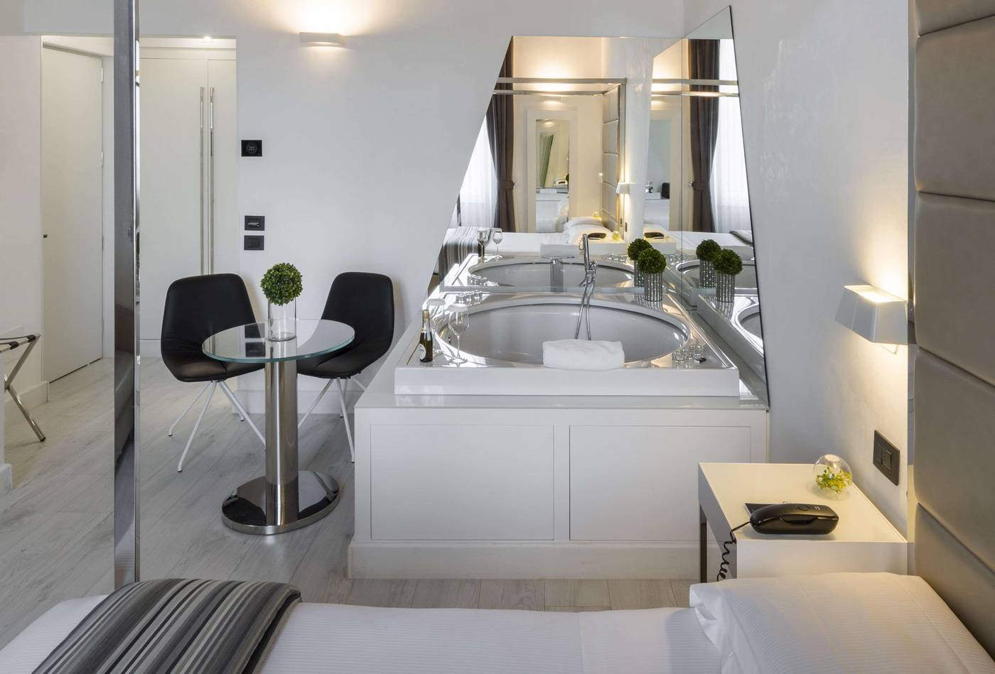 Lhp-River-Boutique-Hotel---Spa-Room-7