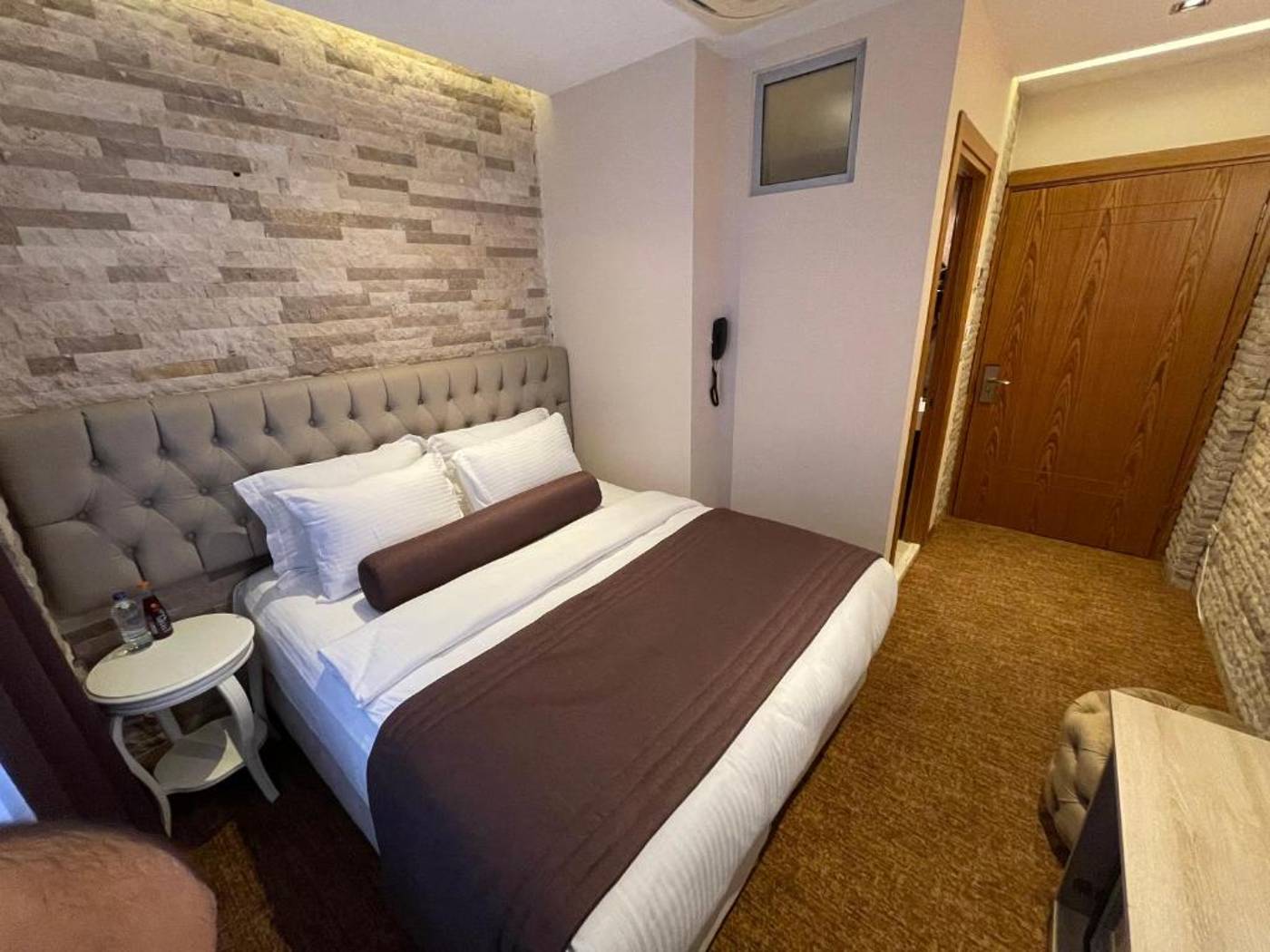 Weingart-Port-Seaside-Hotel-Room-10