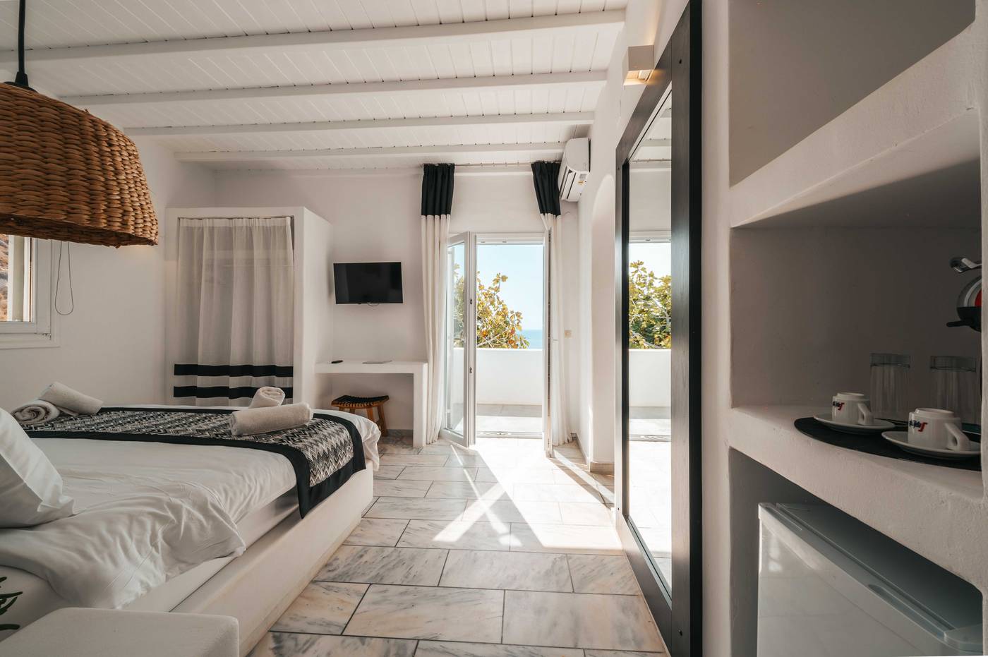 Mr---Mrs-White-Mykonos-Room-36