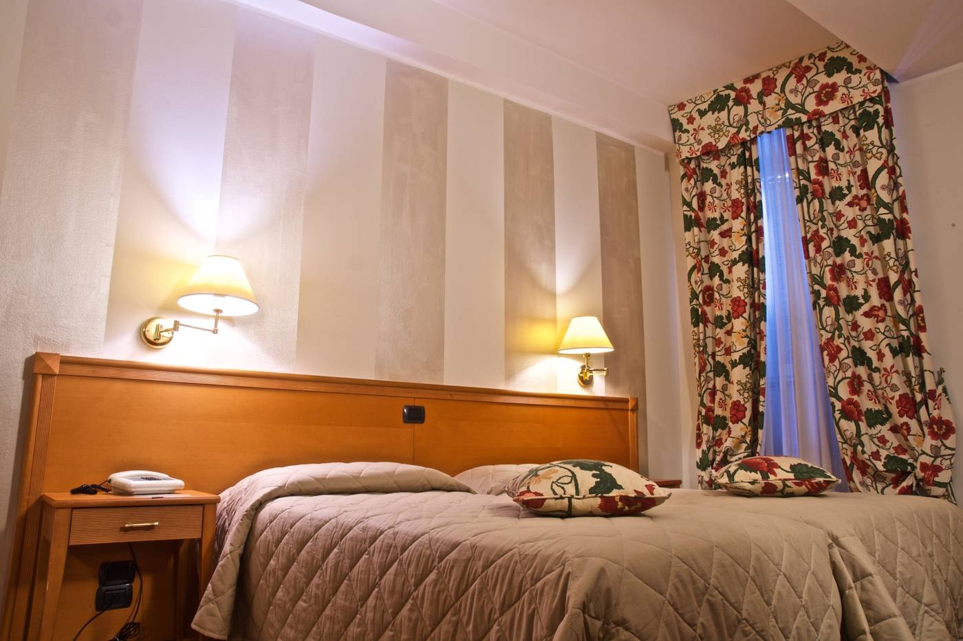 Hotel-La-Luna-Room-15