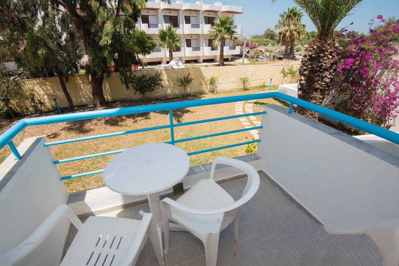 Leonidas-Hotel-And-Studios-Room-23