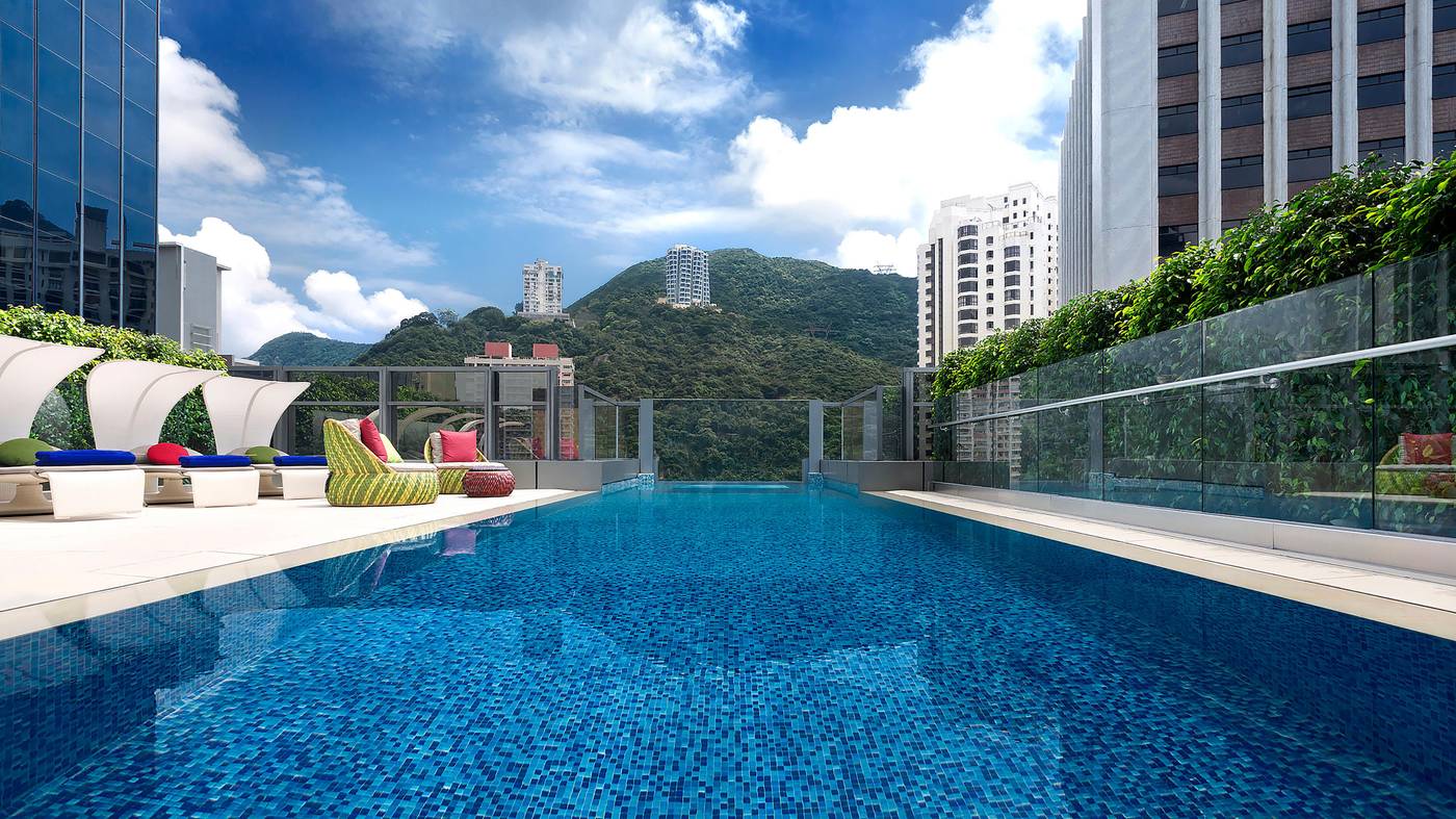Hotel-Indigo-Hong-Kong-Island-Pool-2