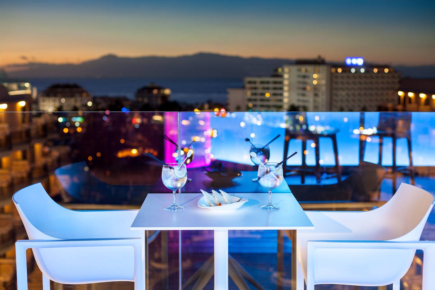 Tigotan-Lovers---Friends-Playa-de-Las-Americas---Adults-Only--18---Bar-23