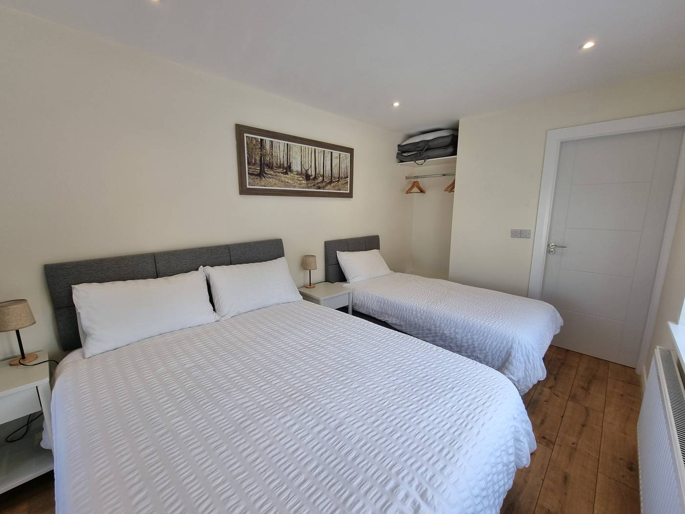 Misty Bay-Ireland-Kenmare-Room-10