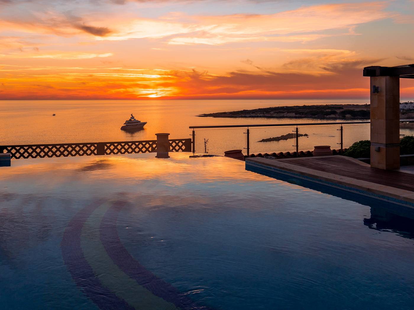 Coral-Beach-Hotel-and-Resort-Room-6