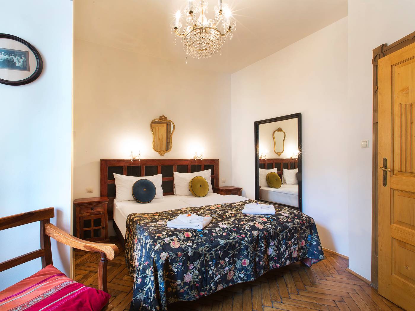 Antique-Apartments-Plac-Szczepanski-Room-42