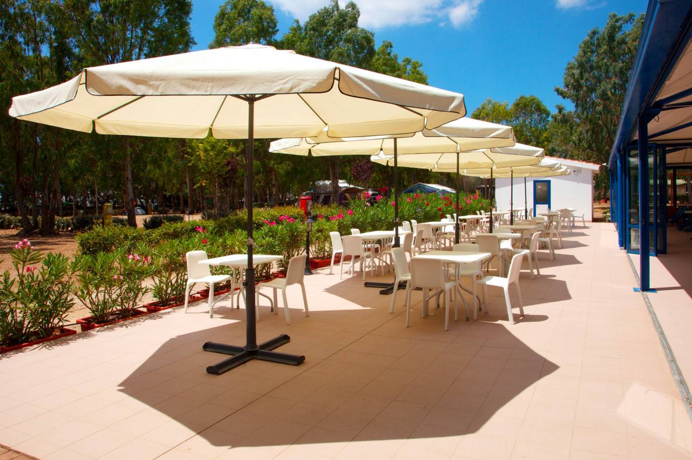 Camping-Village-Laguna-Blu-Restaurant-12